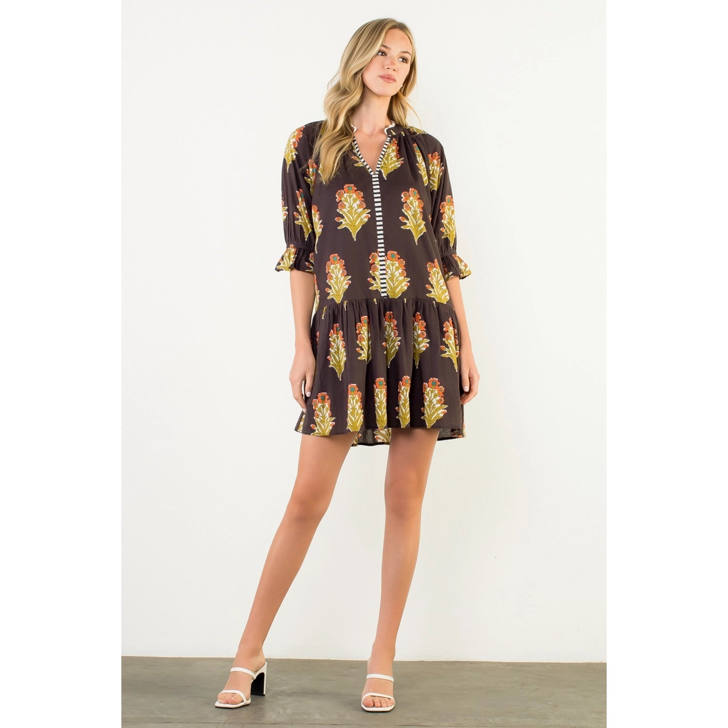 Floral Detailed V-Neck Dress THML