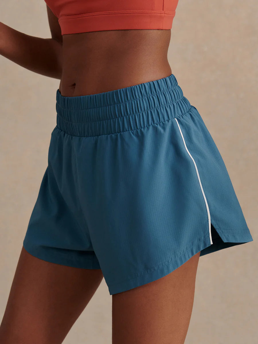 Kallin Piped Running Short 3" | Varley Varley