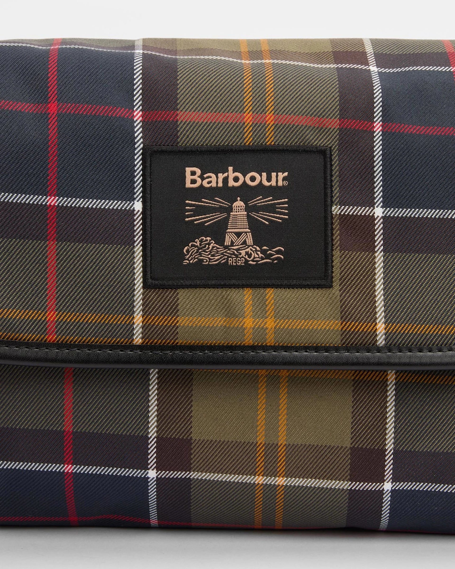 Tartan Hanging Washbag | Barbour Barbour