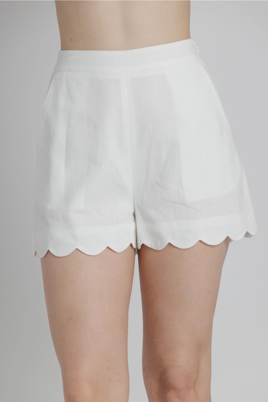 Scallop Hem Shorts Aureum
