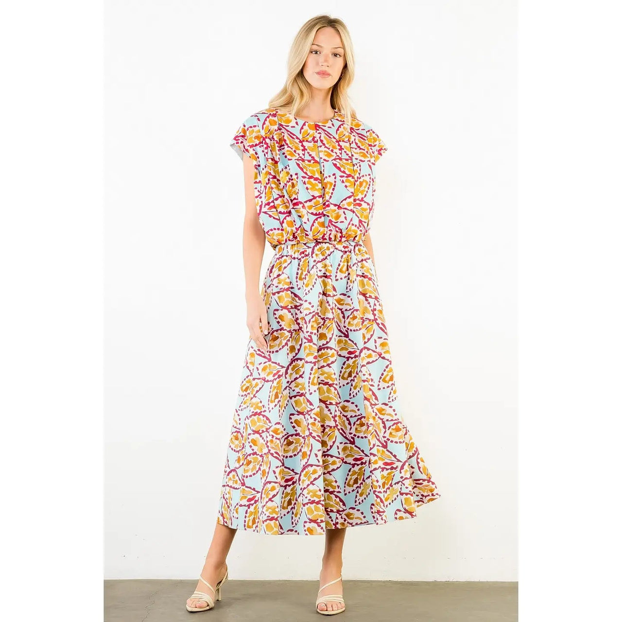 Sleeveless Pattern Top with Button Back THML