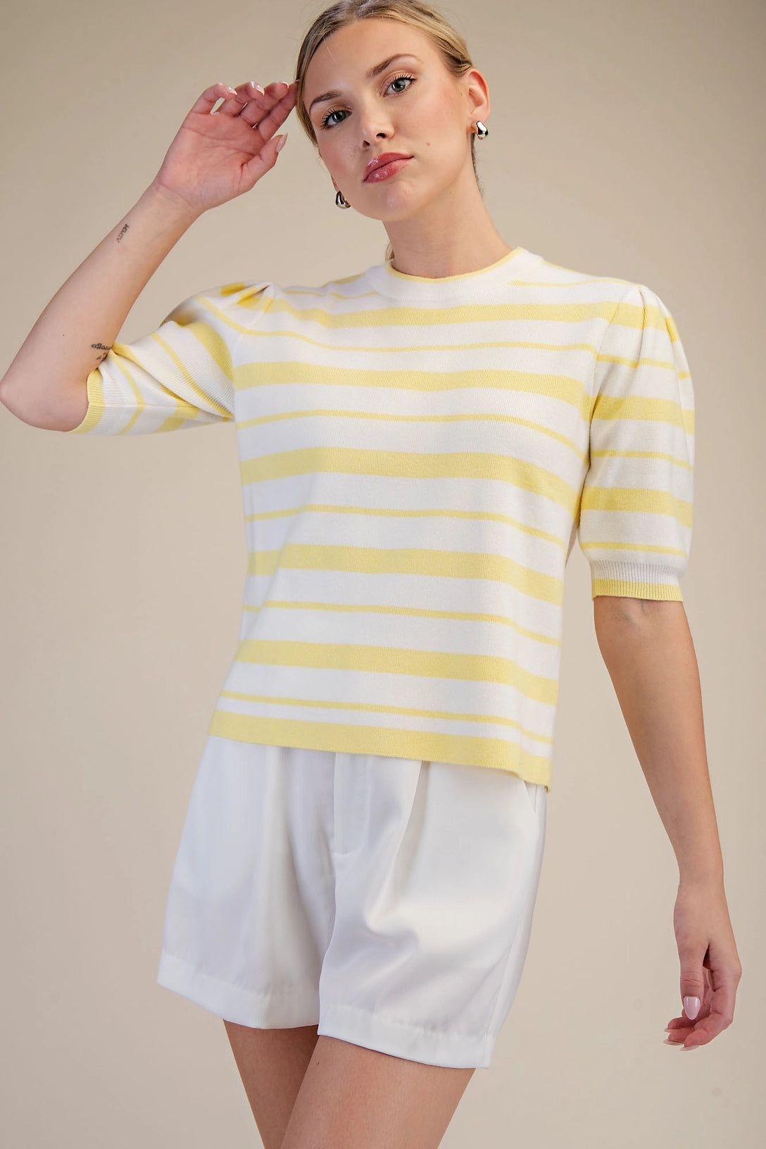 Round Neck Short Sleeve Knit Top Glam