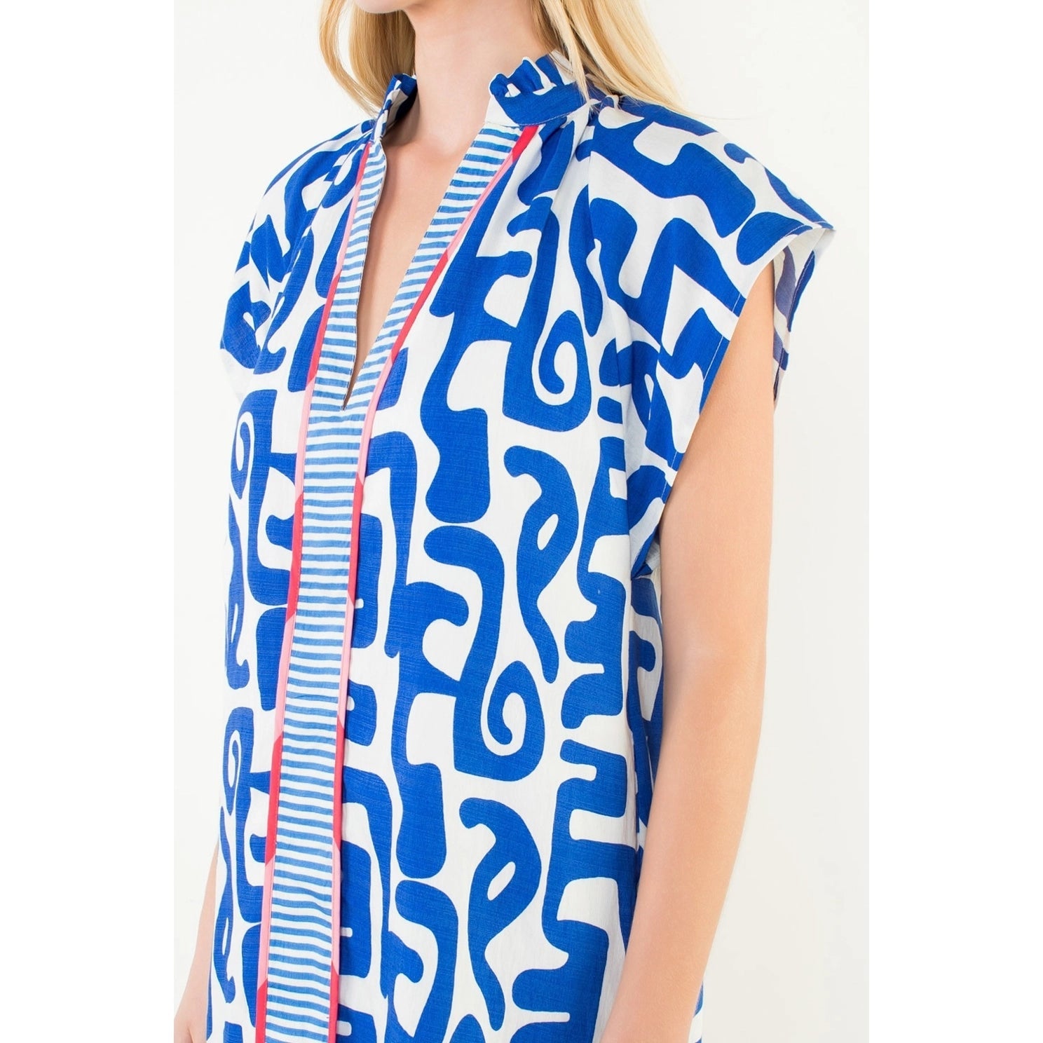 Short Sleeve Pattern V-Neck Dress THML