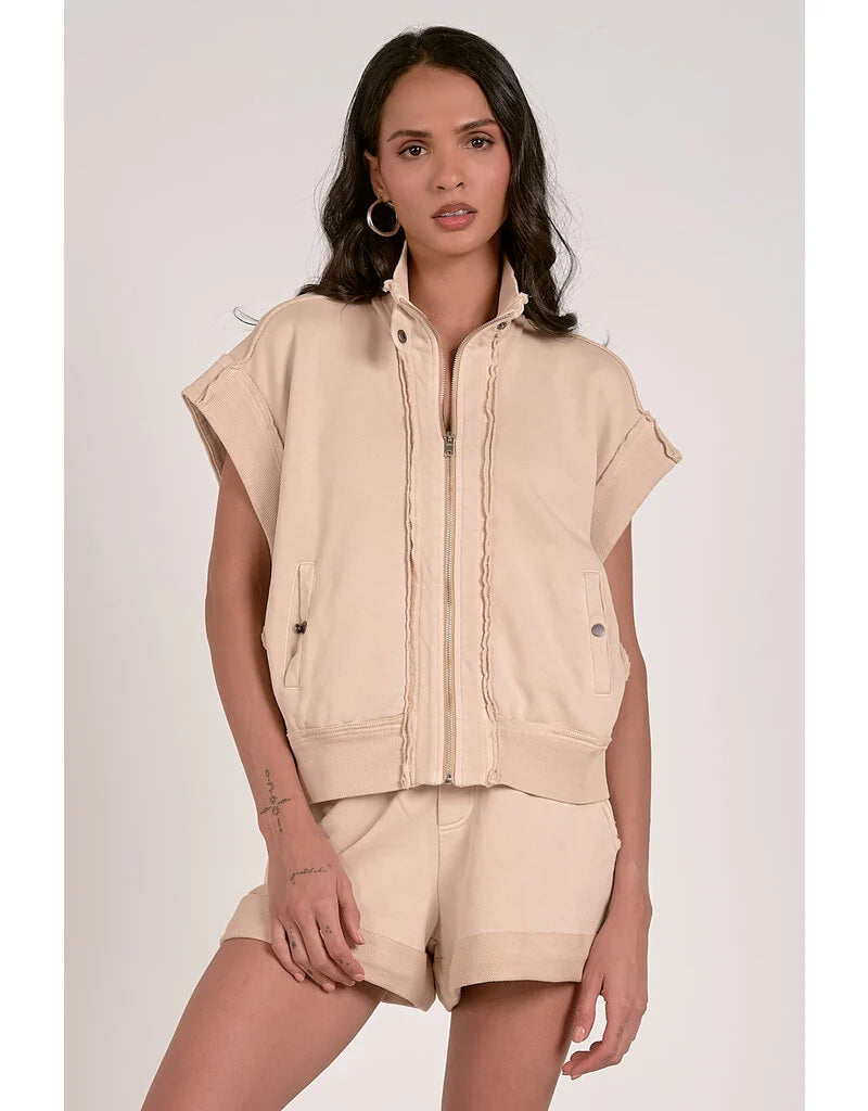 Zip Up Vest with Snap Front Pockets