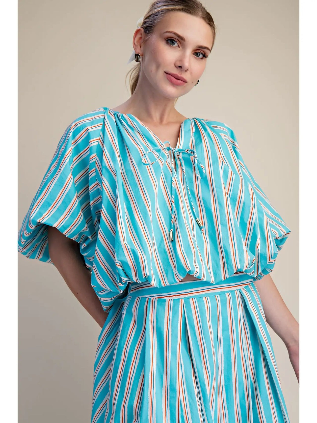 Bubble Crop Top with Gathered Front Tie Puffy Sleeve Glam