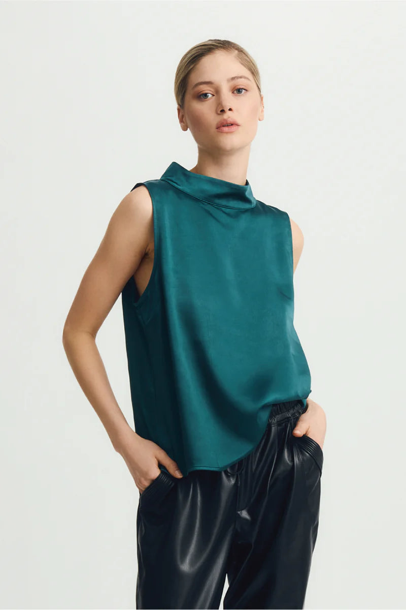 Leslie Top Melissa Nepton